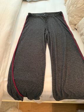 Sundry Heather Charcoal Knit Top with Pink Tag